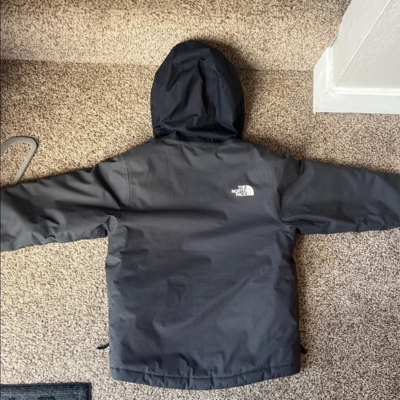 The North Face Kids' Insulated Ski Jacket - Picture 8 of 9